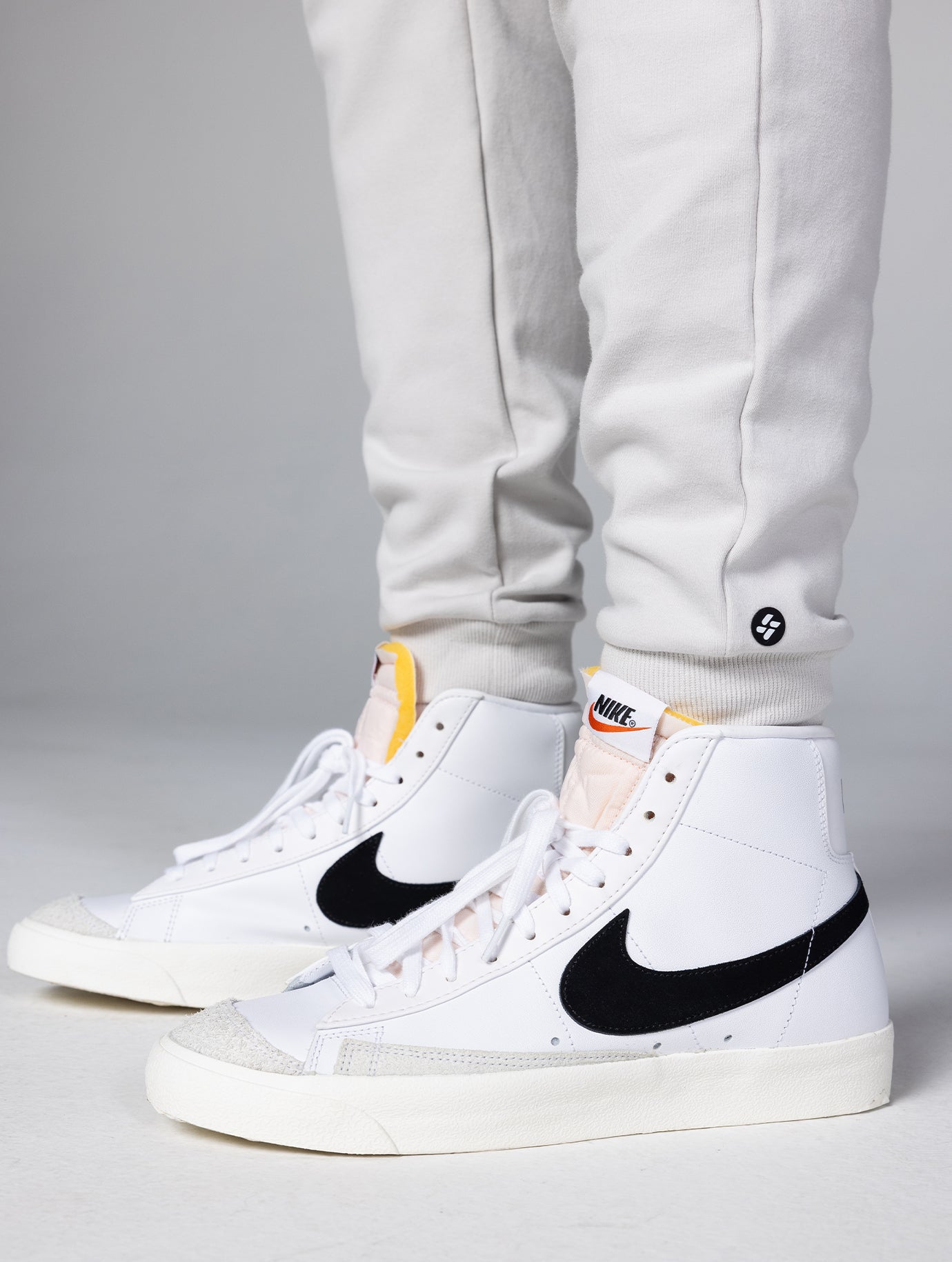 nike blazer mid 77 with joggers